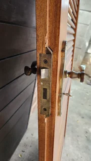 Louvre Double Doors with handles, hinges and locks