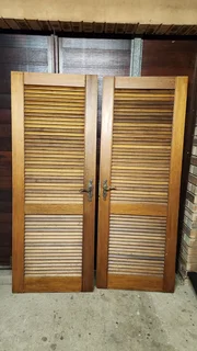 Louvre Double Doors with handles, hinges and locks