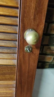 Louvre Door including handles, locks and hinges