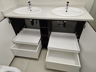 Bathroom cupboard