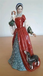 Royal Doulton Figurines - All 6 of King Henry&#39;s Wives for Sale