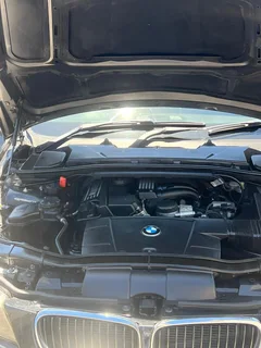 2011 BMW E90 3 Series Sedan 320i