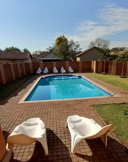 2 bed, 2 bath, 2 garage Ilanga Place townhouse to rent.