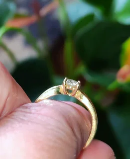 Diamond Ring 18ct Yellow Gold with 7 Diamonds