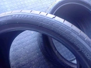 275/30/20 × 2 BRIDGESTONE RUNFLAT. 80% LIFE