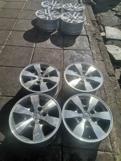 A clean set of 16inch Toyota hillux mags