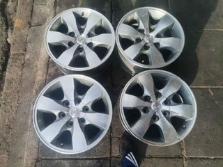 A clean set of 16inch Toyota hillux mags