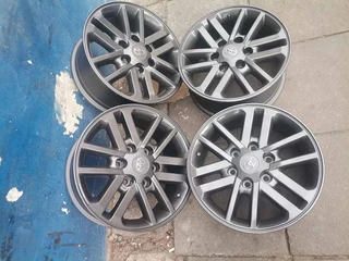 A set of 17inch Toyota hillux mags