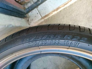 2x 275/35/22 Pirelli Scorpion verde, 90%thread