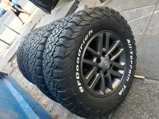 A set of 17inch original Toyota 4x4 mags 6x139.7 PCD with BF Goodrich ko2 tyres still in perfect