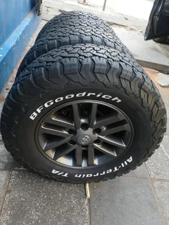 A set of 17inch original Toyota 4x4 mags 6x139.7 PCD with BF Goodrich ko2 tyres still in perfect