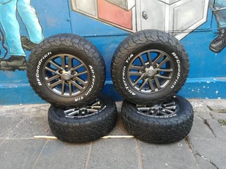 A set of 17inch original Toyota 4x4 mags 6x139.7 PCD with BF Goodrich ko2 tyres still in perfect