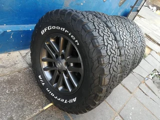 A set of 17inch original Toyota 4x4 mags 6x139.7 PCD with BF Goodrich ko2 tyres still in perfect