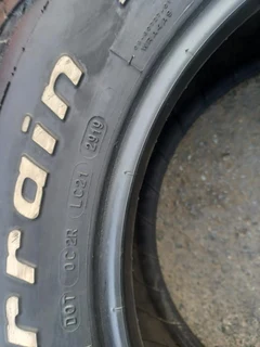 265/65/17 Bfgoodrich KO2 with 90% thread life