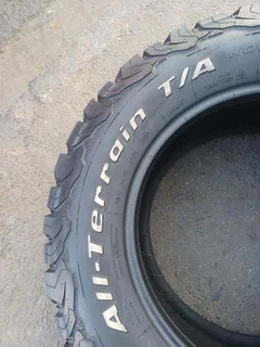 265/65/17 Bfgoodrich KO2 with 90% thread life