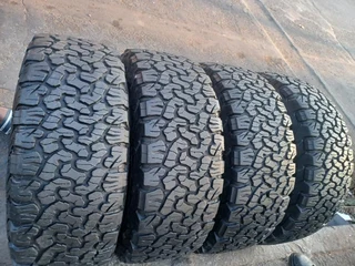 265/65/17 Bfgoodrich KO2 with 90% thread life