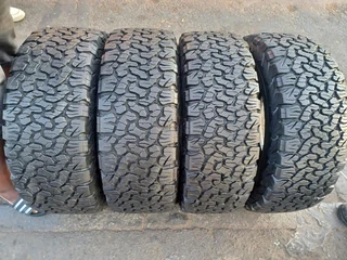 265/65/17 Bfgoodrich KO2 with 90% thread life