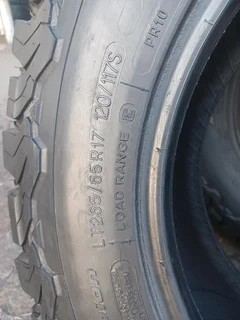 265/65/17 Bfgoodrich KO2 with 90% thread life