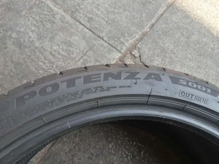 255/35 /19 Bridgestone 95%