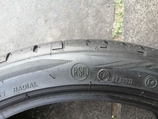 255/35 /19 Bridgestone 95%