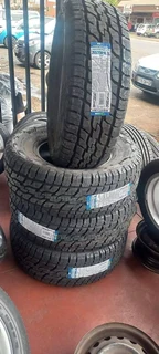 Discovery copper tyres 265/70/16 set new