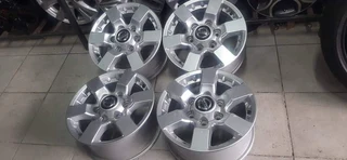 Clean Nissan  np300 size 16 original mags