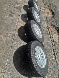 17&#34;inch magrims and tyres for Toyota hilux D4D