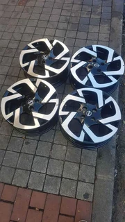 A Set of 16inch rims for the Nissan magnite in a very good condition.