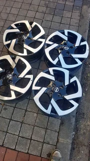 A Set of 16inch rims for the Nissan magnite in a very good condition.