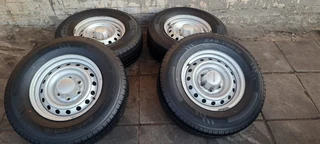 16inch isuzu seel rims and brand new tyre