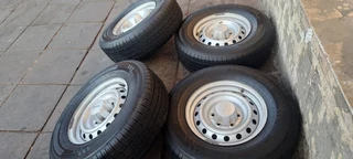 16inch isuzu seel rims and brand new tyre