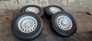 16inch isuzu seel rims and brand new tyre