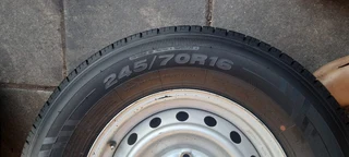 16inch isuzu seel rims and brand new tyre