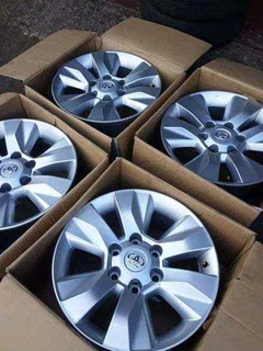 Toyota hilux mags size 17 original for sell