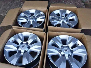 Toyota hilux mags size 17 original for sell