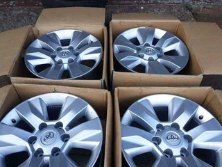 Toyota hilux mags size 17 original for sell