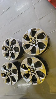 A set of GWM P SERIES 18 OEM RIMS