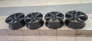 17inch Ford St mags available