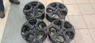 17inch Ford St mags available