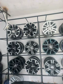 Isuzu,D4d and Gd6 Toyota Hilux Jacks and wheel spanners for Sale