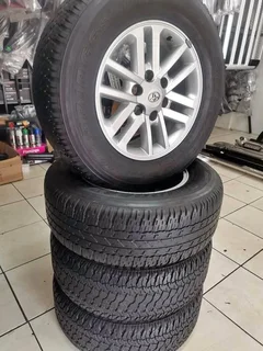 17&#34;inch for Toyota Hilux  clean mag rims and tyres for sale
