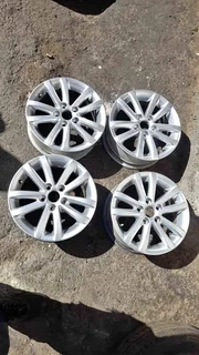A set of 14inch polo vivo mags