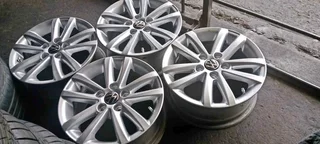 A set of 14inch polo vivo mags