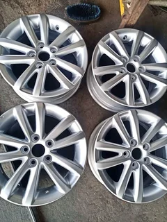 A set of 14inch polo vivo mags