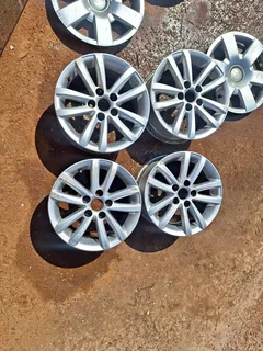 A set of 14inch polo vivo mags