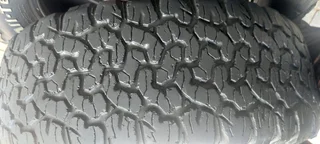 4x 265/65/18 bf goodrich tyres white wall