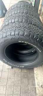 4x 265/65/18 bf goodrich tyres white wall