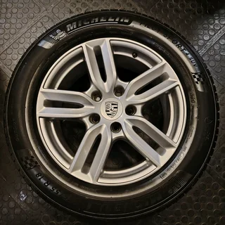 Porsche original 18 rims