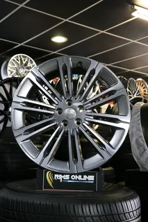 New range Rover 23 OEM rims