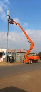 Verticalza 20m Battery Operated Telescopic Cherry Picker Boomlift
